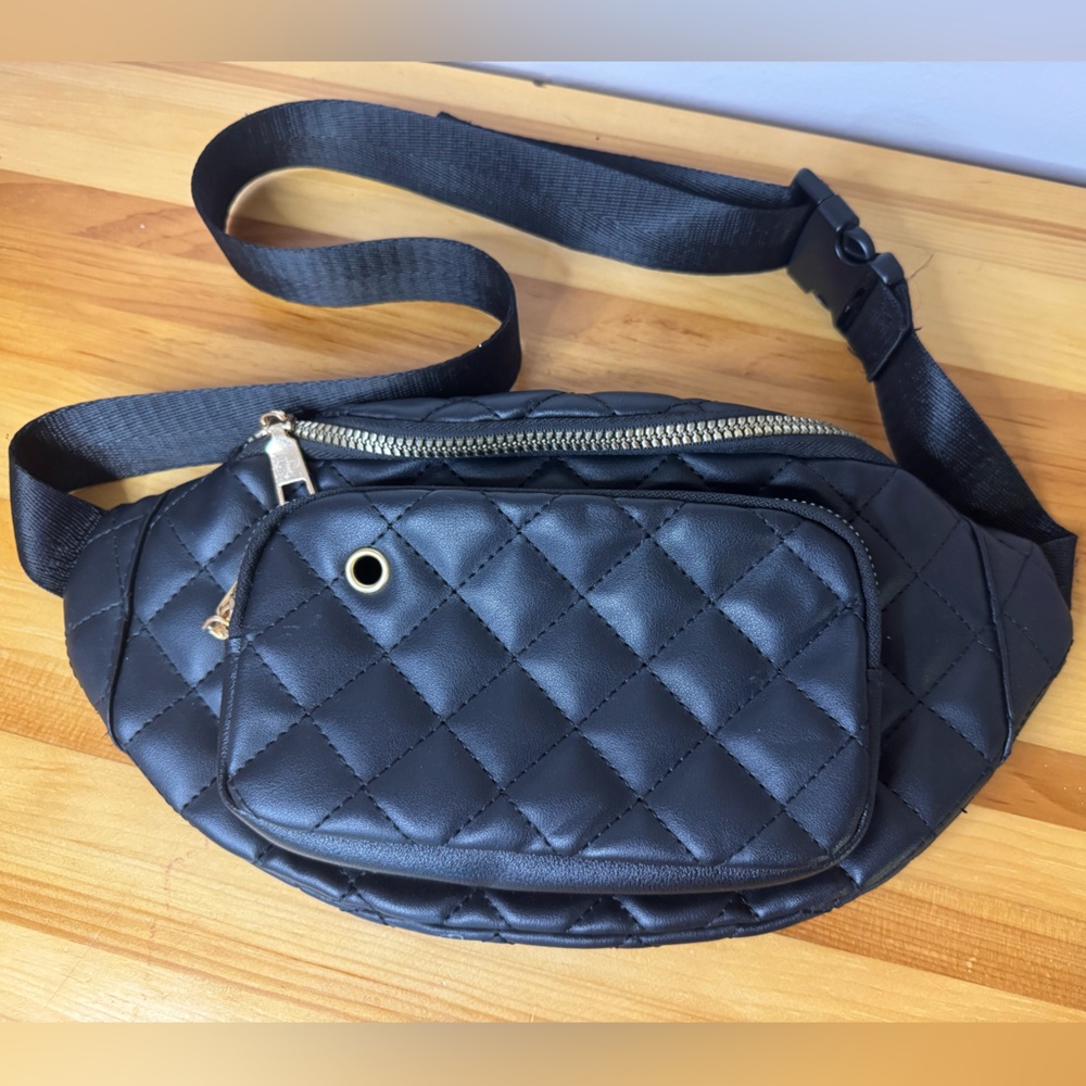 Quilted Black Crossbody Bag *Like New*